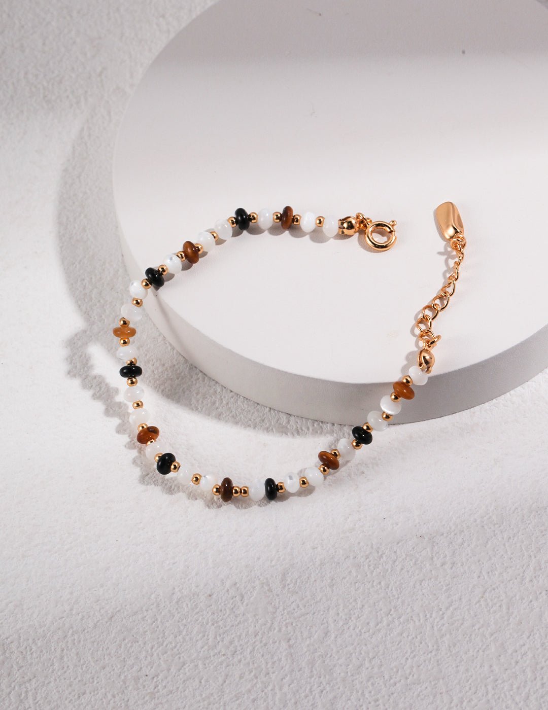 Energetic Amber Tiger's Gaze Pearl Bracelet - Elegant & Timeless - GlamBee Fashion