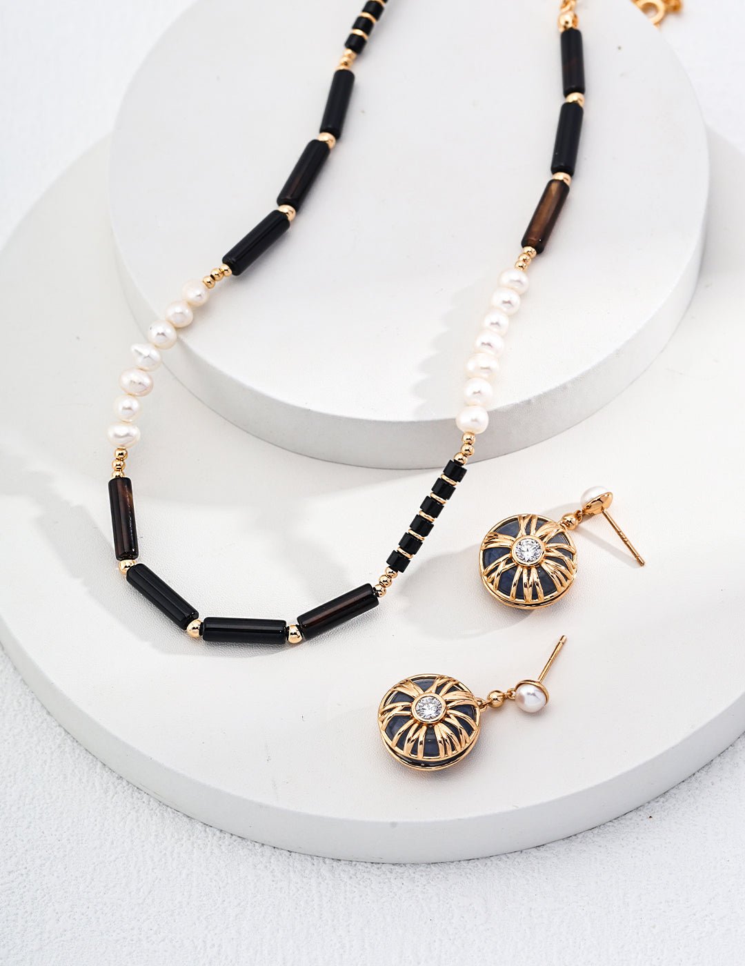 Mystic Night: Black Pendant Pearl Earrings - GlamBee Fashion